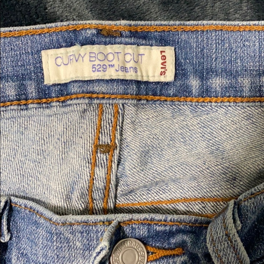 Levi Jeans - Picture 2 of 3